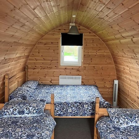 Gateway Glamping Pods Hotel Llanelli Luaran gambar