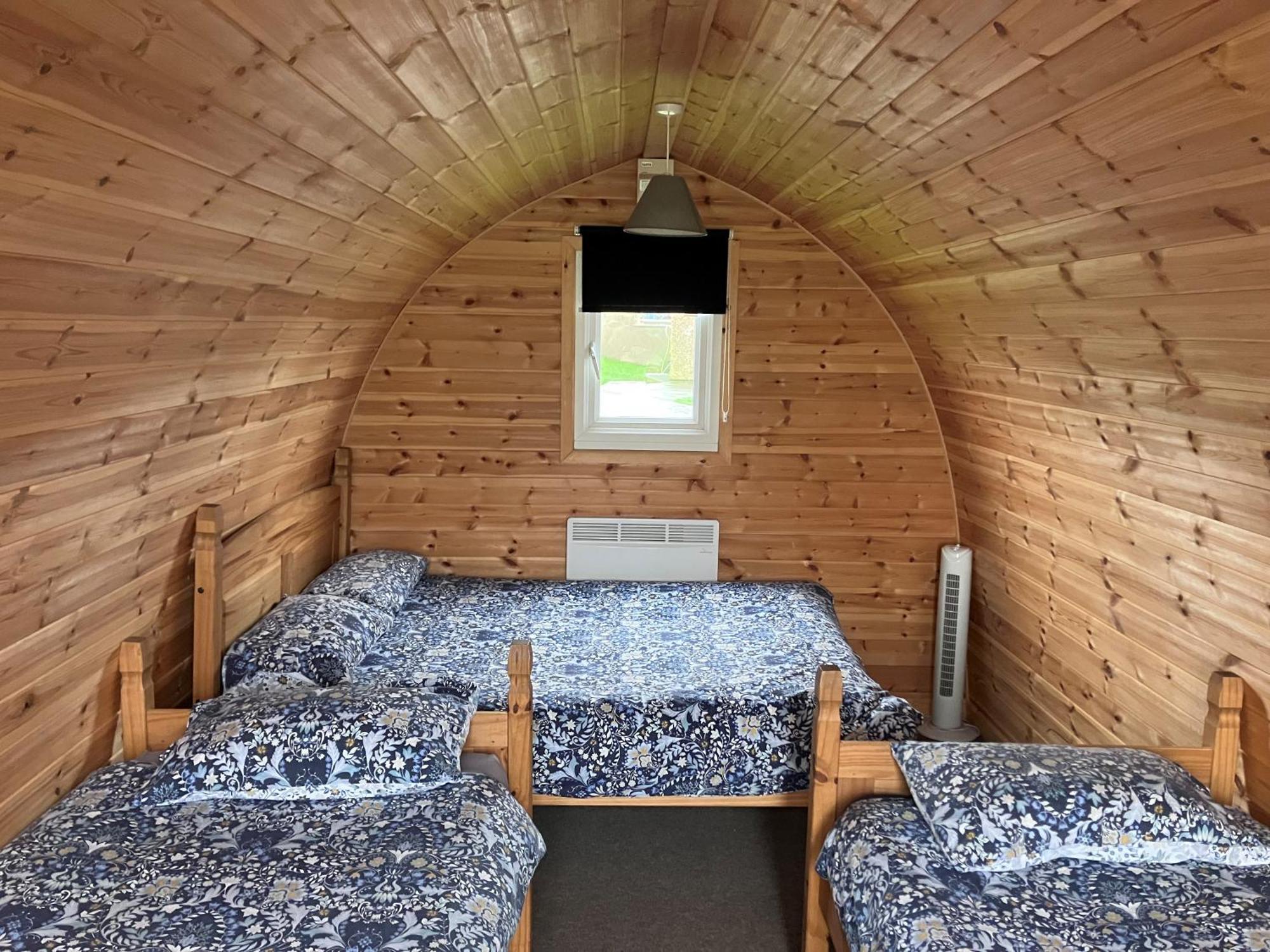 Gateway Glamping Pods Hotel Llanelli Luaran gambar